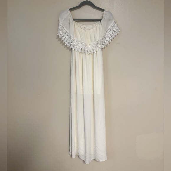 Sage Off the Should Cream White Lace Maxi Dress size Small - Picture 1 of 6